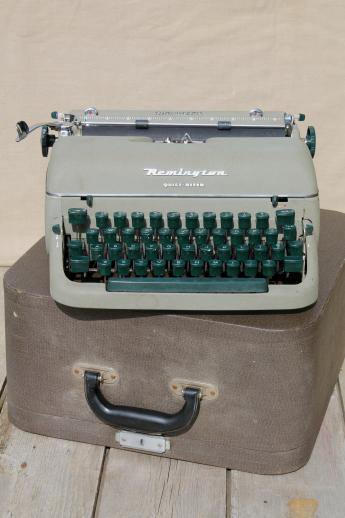 vintage Remington portable typewriter w/ tweed case, 1950s Remington