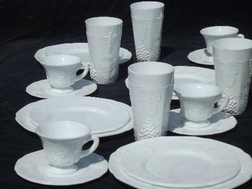 vintage milk glass dishes set for 4, Indiana harvest grapes milk glass vintage milk glass dishes set for 4, Indiana harvest grapes milk glass