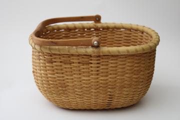 Vintage Hand Woven Round Flat Basket Green Brown and Tan Home Decor BOHO 11  1/4 Diameter