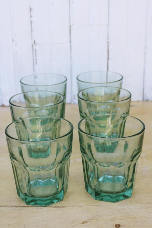 https://www.laurelleaffarm.com/item-photos/vintage-Libbey-Gibraltar-spanish-green-glass-drinking-glasses-french-bistro-tumblers-Laurel-Leaf-Farm-item-no-ts051835-3.jpg